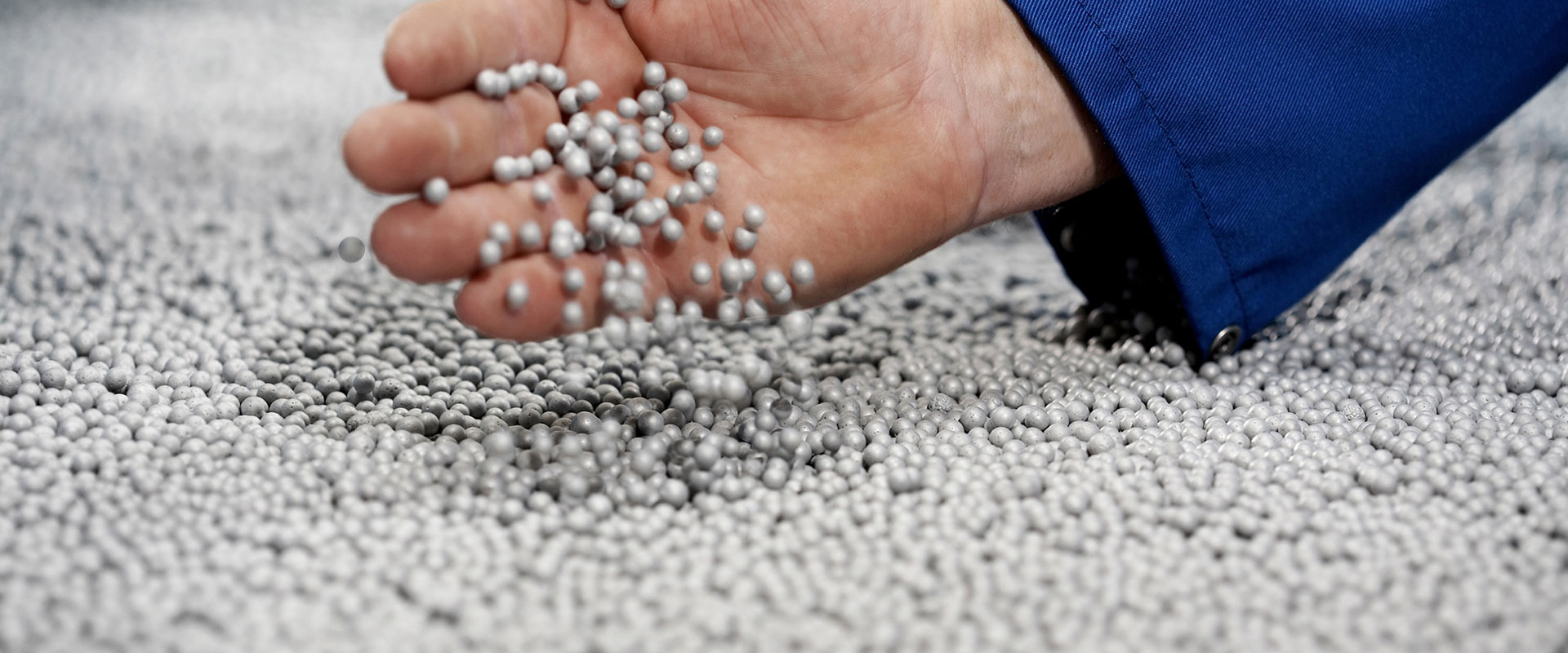 TWO - producent wyrobów z materiałów sztucznych